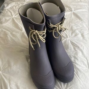 Purple nomad boots